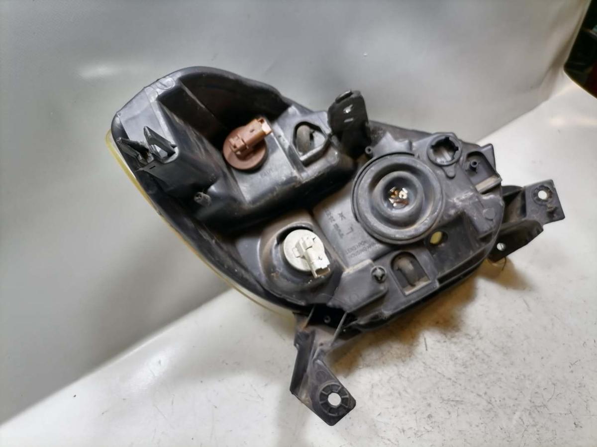 Dacia Lodgy Bj.2013 Scheinwerfer vorn links Halogen leicht vergilbt Zubeh&ouml;r